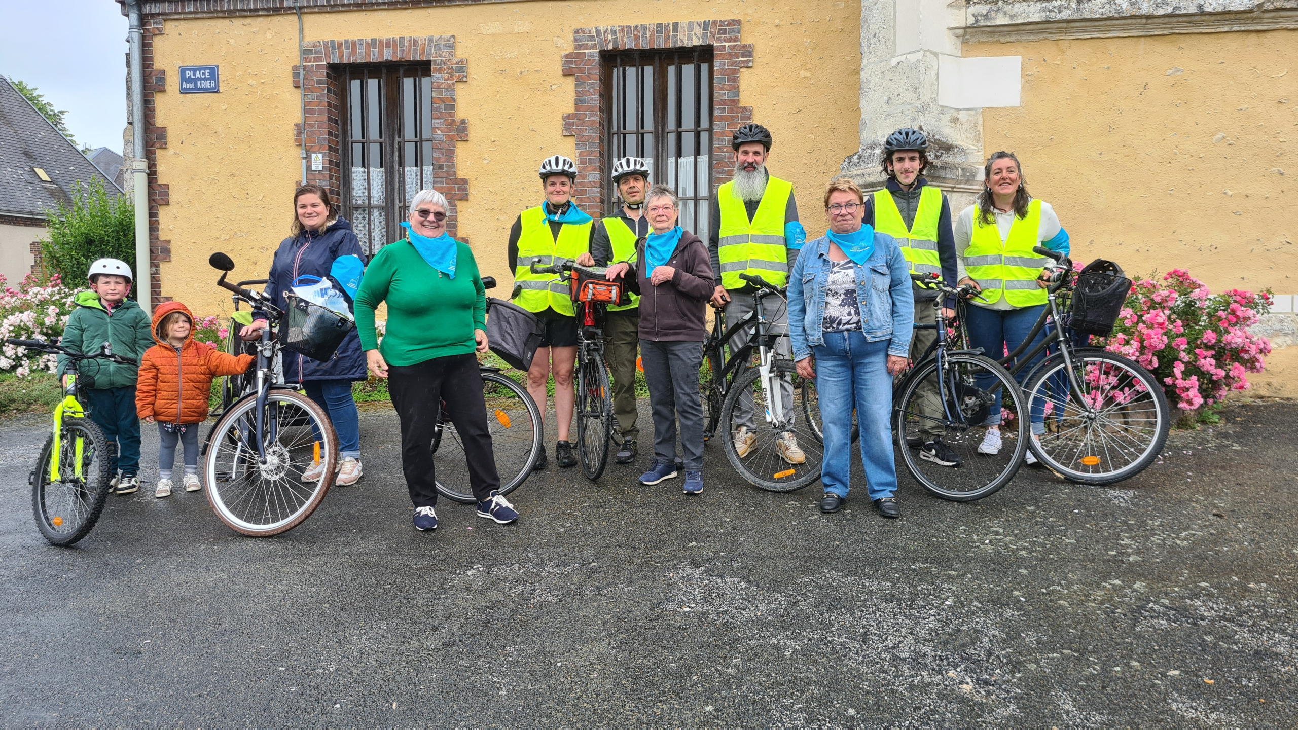 5. Pour soutenir financièrement l'effort des sportifs qui pédaleront jusqu'au Mont Saint Michel une cagnotte a été lancée. https://www.helloasso.com/associations/les-amis-de-saint-jean-baptiste-de-luigny/formulaires/1 - Olivier Hurbin
