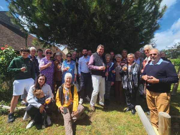 Accueillis cette année par Alain Le Petit, les habitants de la route de Courtalain ont une nouvelle fois perpétué une tradition de quartier qui leur tient à cœur.