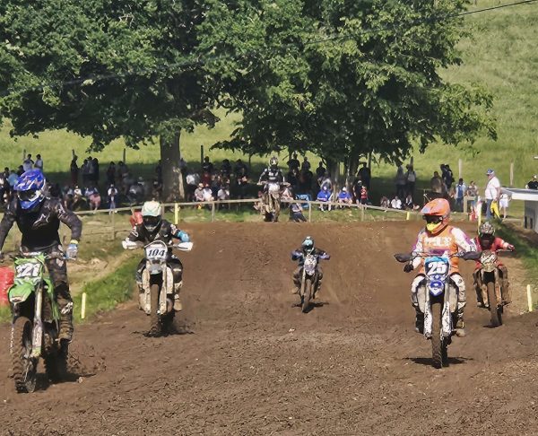 Du grand spectacle. Sur la piste, certains pilotes ont fini couverts de boue... mais vu les sourires à l'arrivée, personne ne semblait vraiment s'en plaindre.