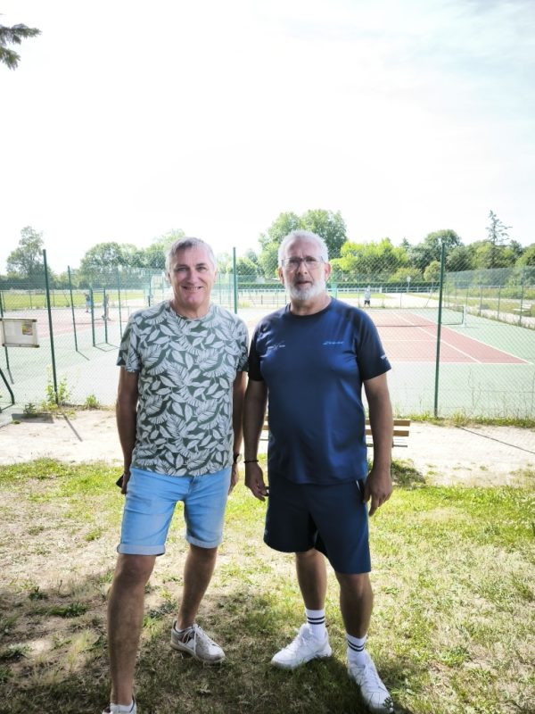 Philippe Gautier fondateur du club en 1996 et Laurent Guédou actuel président.