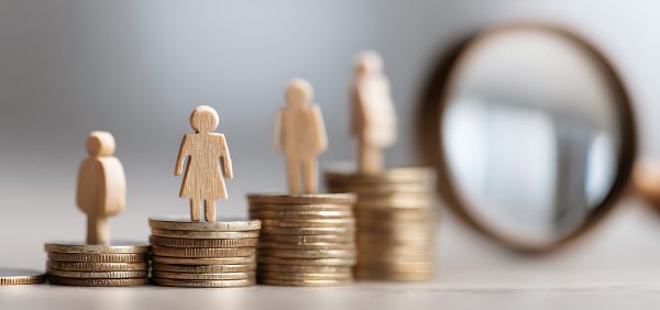 Si des progrès ont été réalisés, des différences de traitement persistent dans le niveau de rémunération des hommes et des femmes. © Mia - stock.adobe.com