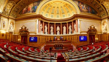 L'hémicycle du Sénat, au Palais du Luxembourg, à Paris. © kovalenkovpetr - stock.adobe.com