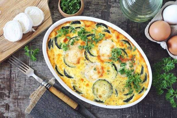 Ce gratin associe la douceur des courgettes au caractère gourmand du fromage de chèvre.