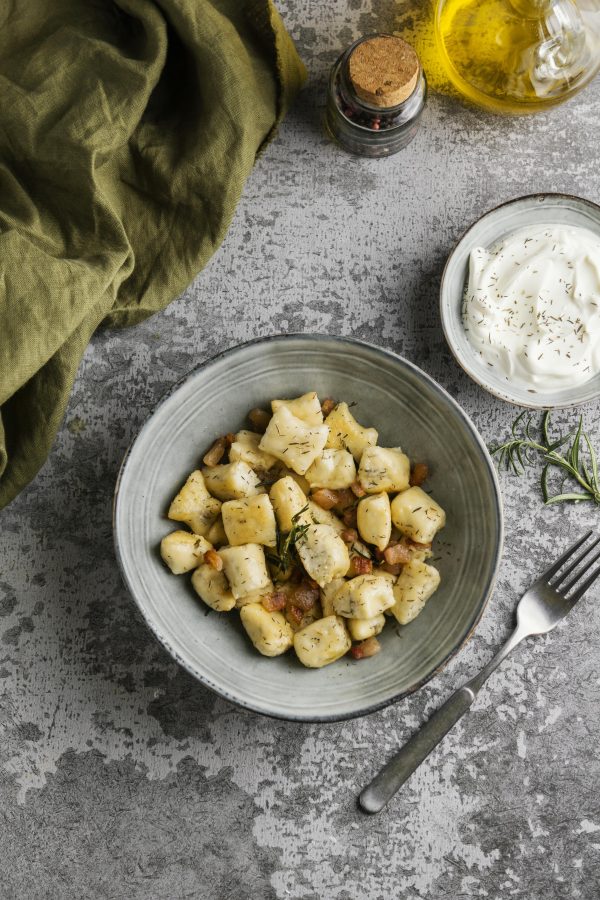 Une assiette crémeuse et généreuse où les champignons s'accordent délicatement aux parfums de la sauge.